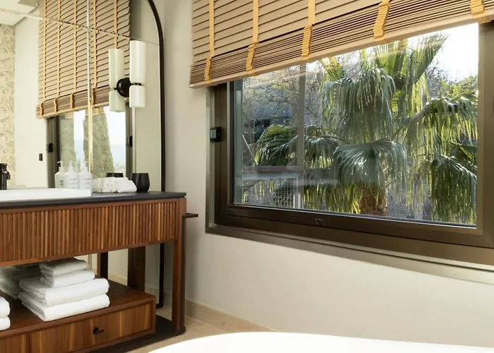 Miramar Gl - Lvx Preferred s & Resorts - Newly Renovated